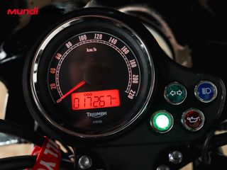 TRIUMPH BONNEVILLE 900