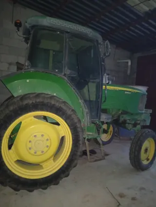 Tractor John Deere 5515 TELF. 617179411
