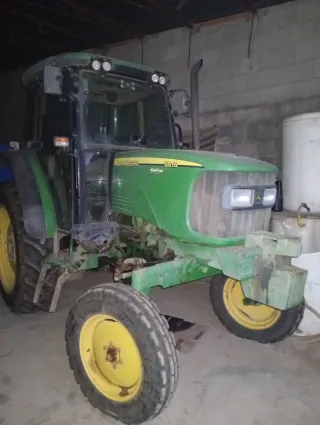 Tractor John Deere 5515 TELF. 617179411