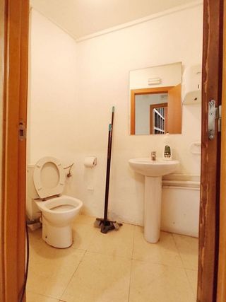 Local comercial en alquiler en Instituts - Universitat en Lleida