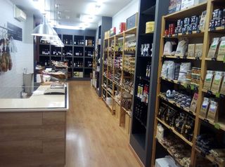 Local comercial en alquiler en Instituts - Universitat en Lleida