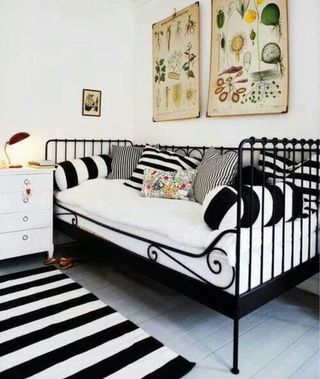 Cama Diván IKEA Meldal Forja Negra