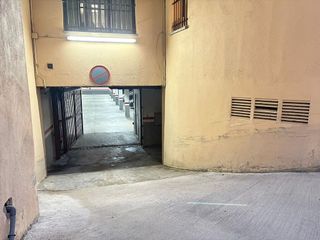 Garaje en venta en Olot