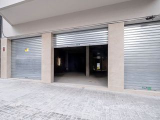 Local comercial en alquiler en Centre - Cordelles en Cerdanyola del Vallès