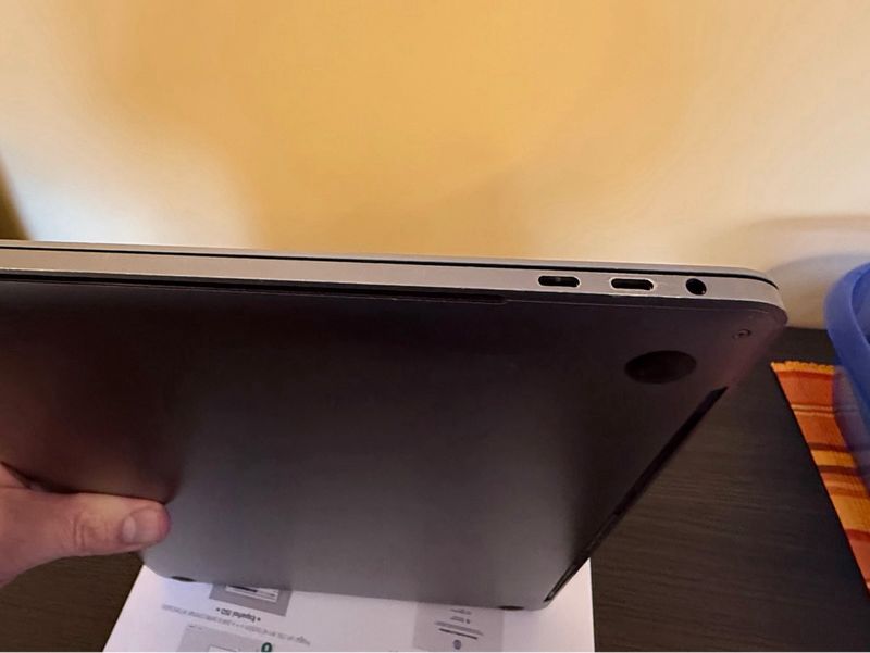 MacBook Pro i9 32GB RAM 1TB SSD Win11/MacOS afbeelding 9