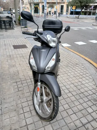 Honda Vision Gris