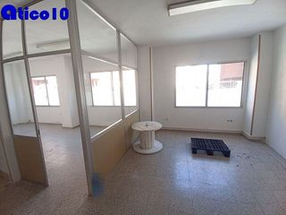 Local comercial en venta en Milán - Pumarín - Teatinos en Oviedo