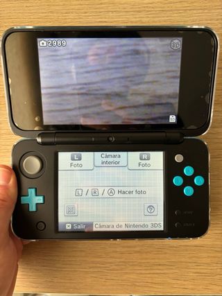 New Nintendo 2DS XL + Cargador