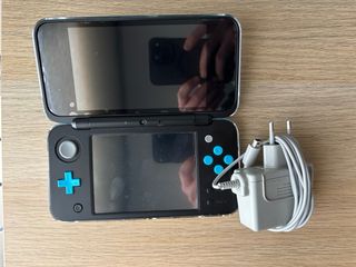 New Nintendo 2DS XL + Cargador