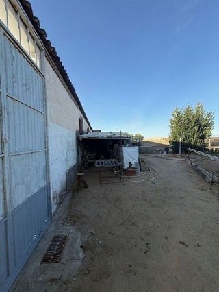 Nave industrial en venta en Villares de la Reina