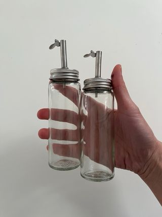 2 contenitori per olio/aceto in vetro e acciaio