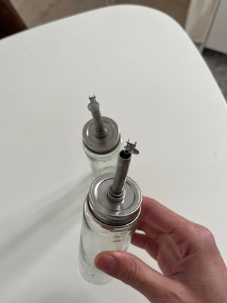 2 contenitori per olio/aceto in vetro e acciaio