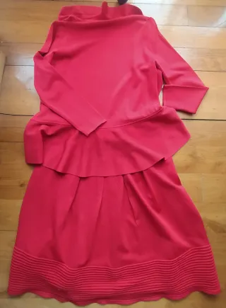 Conjunto Chaqueta y Falda Carolina Herrera Rojo