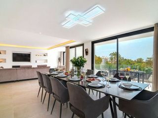 Casa adosada en alquiler en Playa Bajadilla - Puertos en Marbella