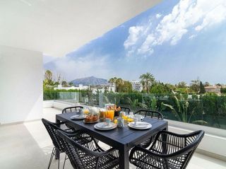 Casa adosada en alquiler en Playa Bajadilla - Puertos en Marbella