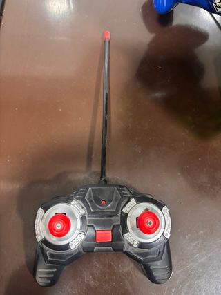 Quad teledirigido a pilas