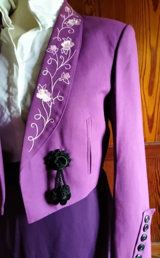 Chaqueta Flamenca Morada Bordada