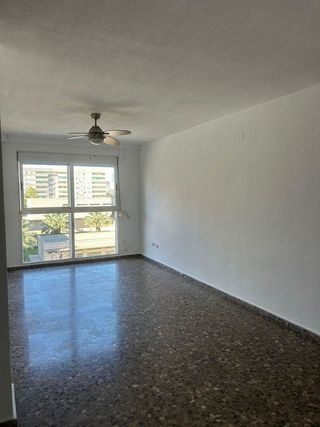 Piso en alquiler en Benicalap en Valencia