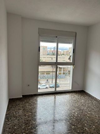 Piso en alquiler en Benicalap en Valencia