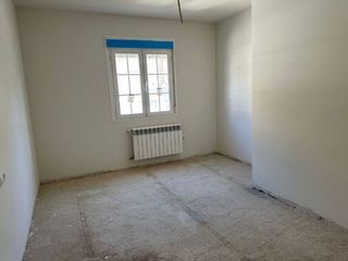 Casa adosada en venta en Renfe - Bulevar 1º y 2º Fase en Jaén