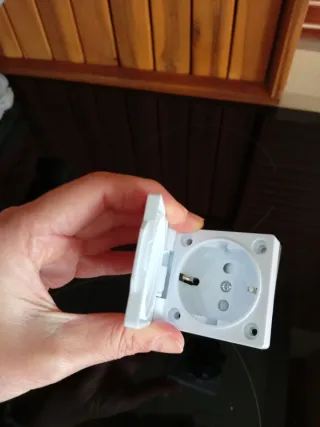 Enchufe estanco IP44 con caja