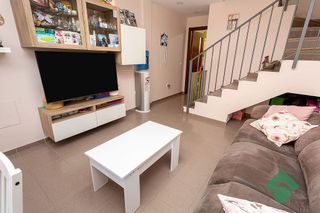 Casa adosada en venta en La Granja-La Colina-Los Pastores en Algeciras