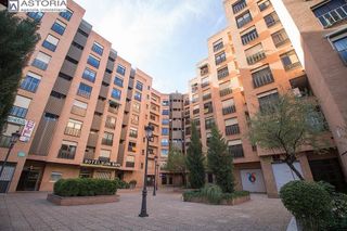 Oficina en alquiler en Pajaritos - Plaza de Toros en Granada