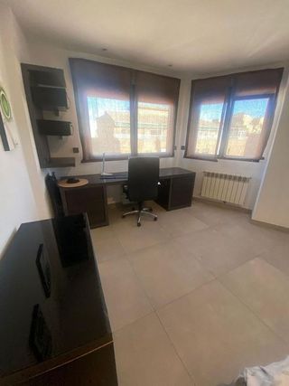 Piso en alquiler en Camino de Ronda - Rosaleda en Granada