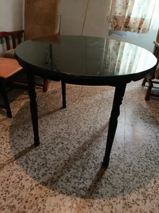 Mesa Redonda Extensible y 4 Sillas