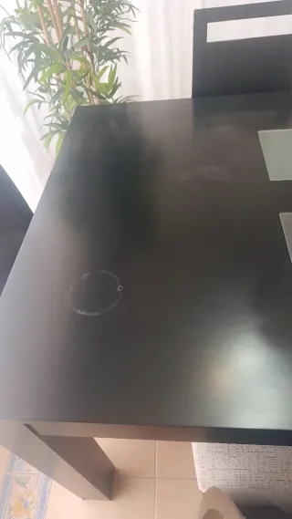 Mesa de comedor y 6 sillas negras