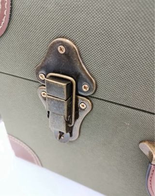 MALETA PICNIC DE MADERA TAPIZADA