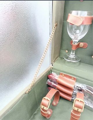 MALETA PICNIC DE MADERA TAPIZADA