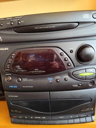 Cadena Philips FW 332 con 2 altavoces