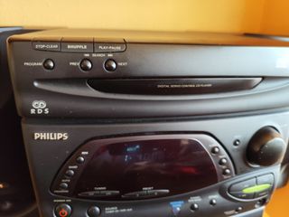 Cadena Philips FW 332 con 2 altavoces