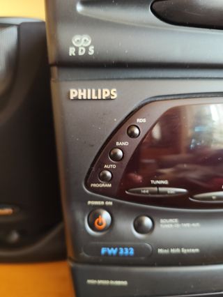 Cadena Philips FW 332 con 2 altavoces