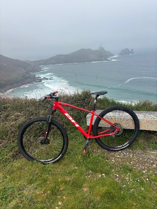 Bicicleta de montaña BH roja talla M