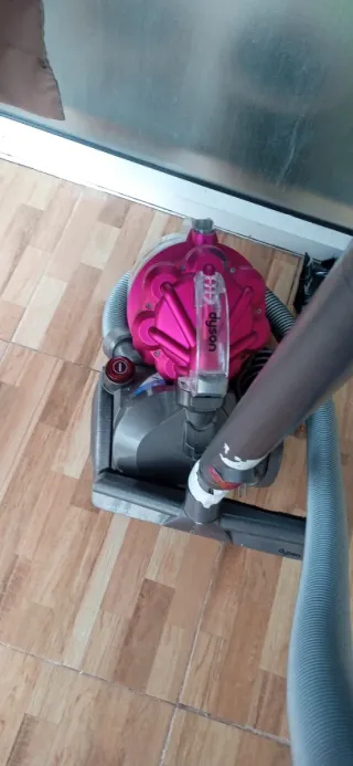 Aspiradora Dyson Rosa y Gris