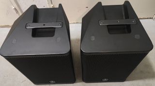 Altavoces Yamaha DXR10 + Soportes