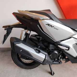 Honda Adv 350
