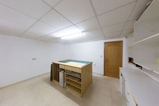 Local comercial en venta en Yecla