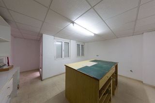 Local comercial en venta en Yecla