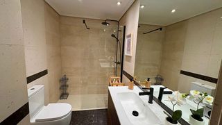 Piso en venta en Ermitagaña - Mendebaldea en Pamplona