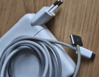 Cargador Apple 140W USB-C + Cable MagSafe