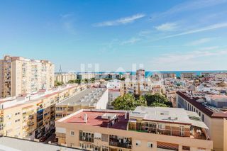 Piso en venta en Parque Ayala - Jardín de la Abadía - Huelín en Málaga