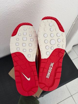 Zapatillas Jacquemus x Nike Air Max 1 SP Roja