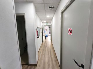 Oficina en alquiler en Canovelles