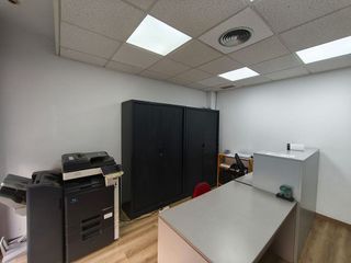 Oficina en alquiler en Canovelles