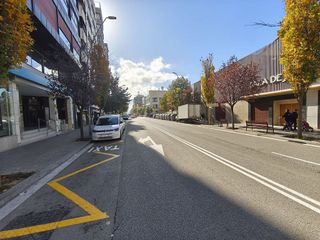 Oficina en alquiler en Canovelles