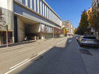 Oficina en alquiler en Canovelles