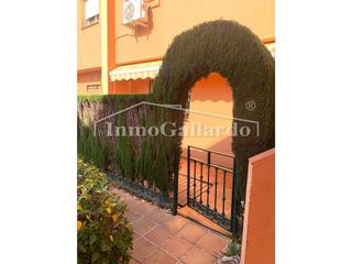 Casa adosada en alquiler en Cotomar - Urbanizaciones en Rincón de la Victoria